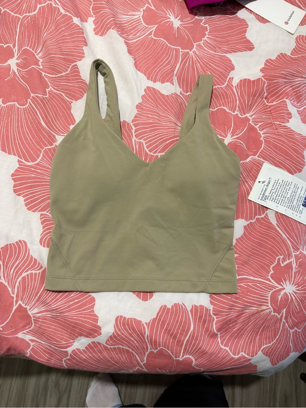 NWT womans size 0 lululemon Align Tank in Sheer Oak